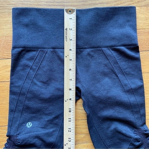 Lululemon In the Glow Crop ll - Picture 10 of 11